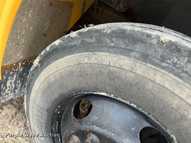 image for item DQ4032 1998 Blue Bird B7  school bus