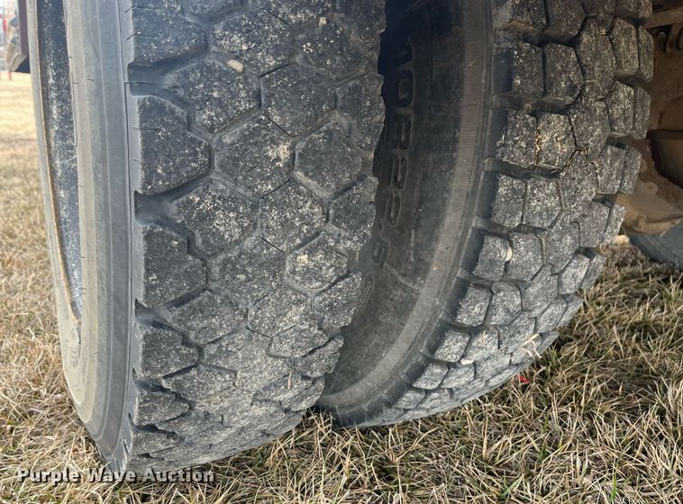 image for item DQ4032 1998 Blue Bird B7  school bus