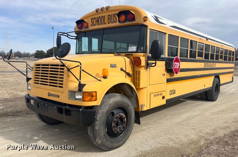 image for item DQ4033 2004 Blue Bird 3800  school bus