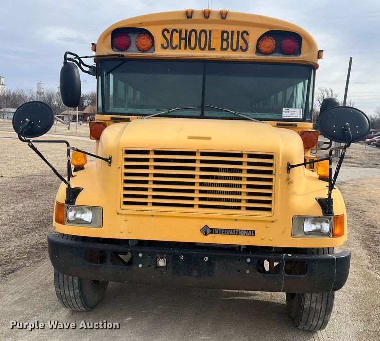 image for item DQ4033 2004 Blue Bird 3800  school bus