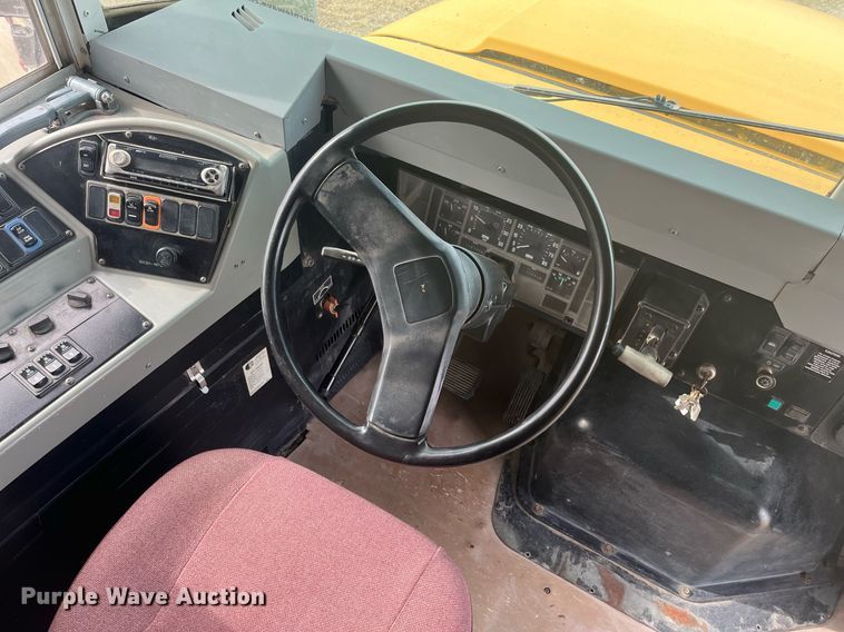 image for item DQ4033 2004 Blue Bird 3800  school bus