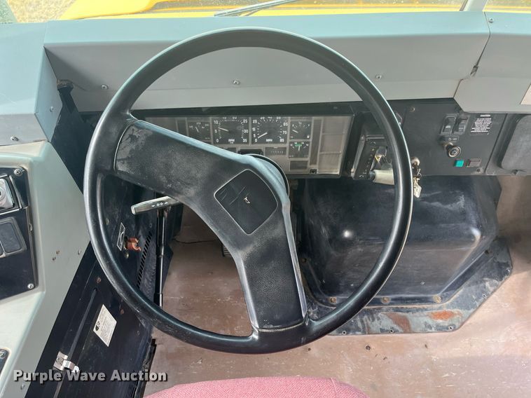 image for item DQ4033 2004 Blue Bird 3800  school bus