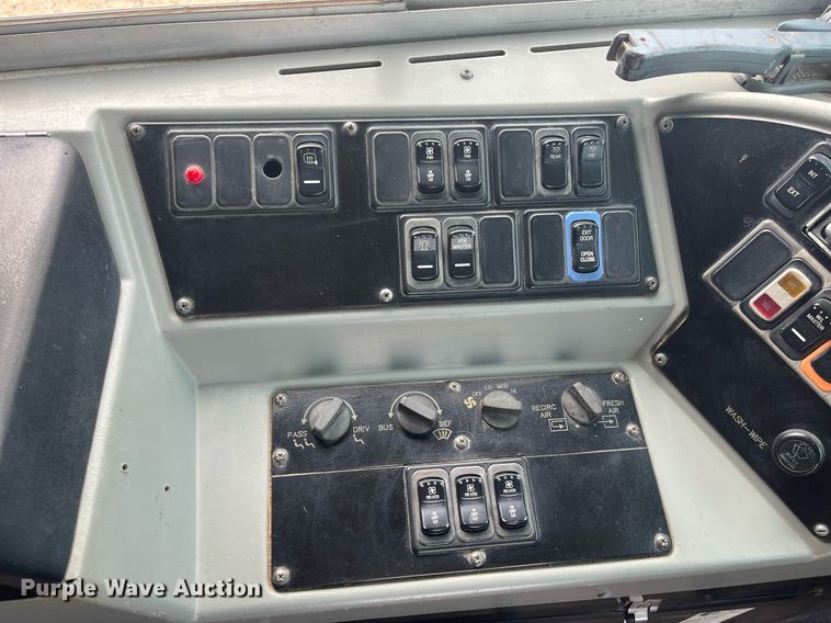 image for item DQ4033 2004 Blue Bird 3800  school bus