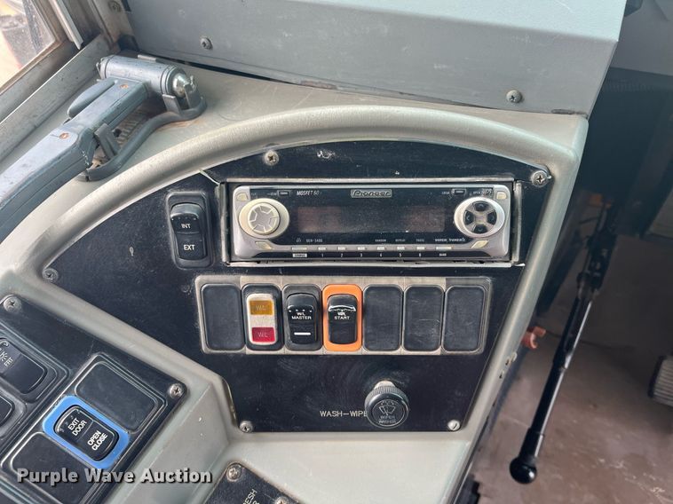 image for item DQ4033 2004 Blue Bird 3800  school bus