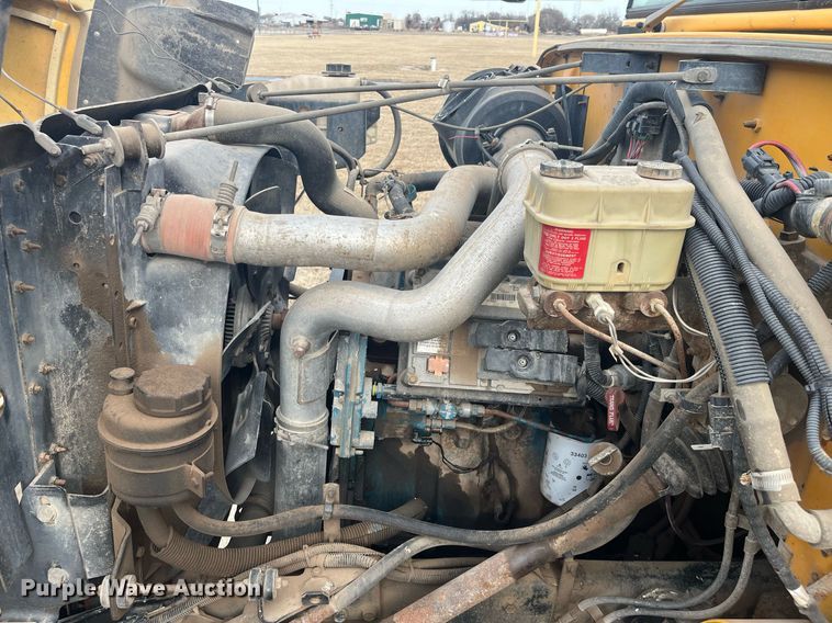 image for item DQ4033 2004 Blue Bird 3800  school bus