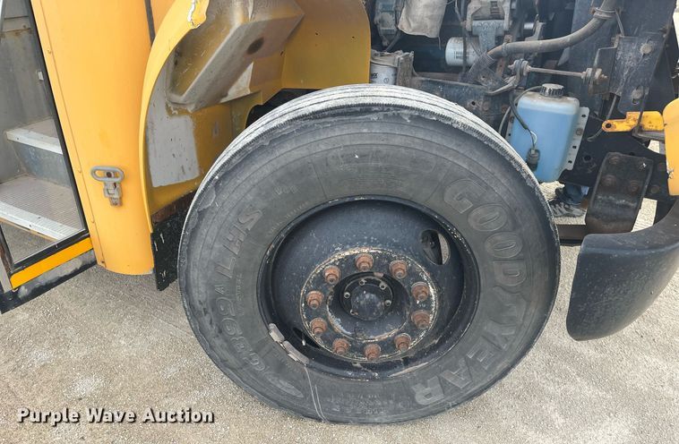 image for item DQ4033 2004 Blue Bird 3800  school bus