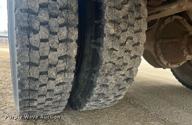 image for item DQ4033 2004 Blue Bird 3800  school bus