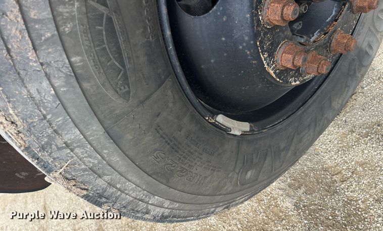 image for item DQ4033 2004 Blue Bird 3800  school bus