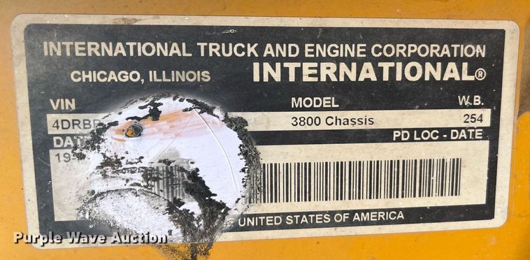 image for item DQ4033 2004 Blue Bird 3800  school bus