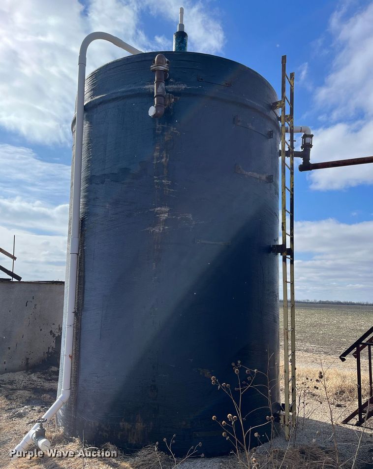 image for item DQ4040 Fiberglass tank