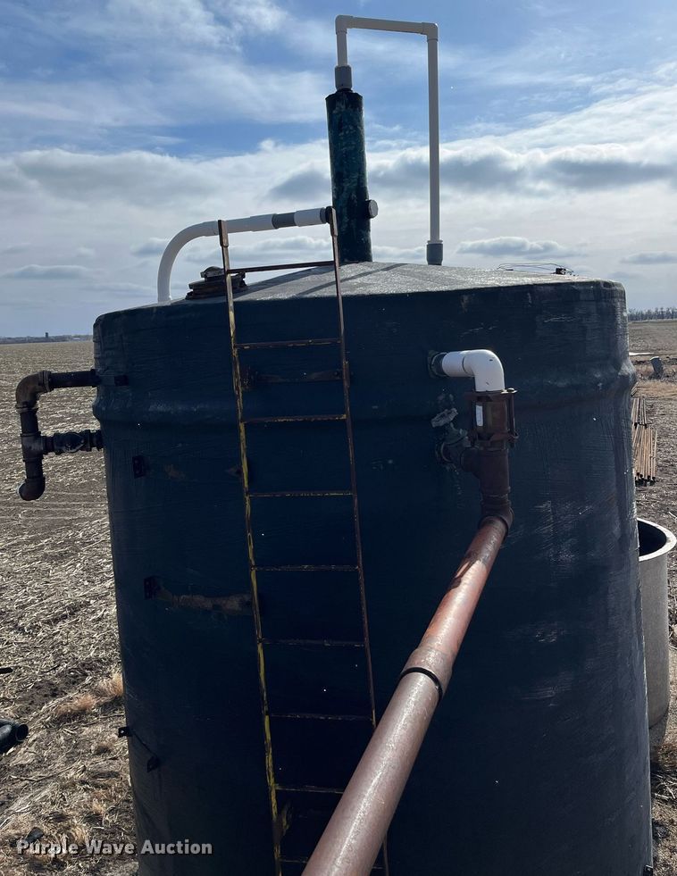 image for item DQ4040 Fiberglass tank