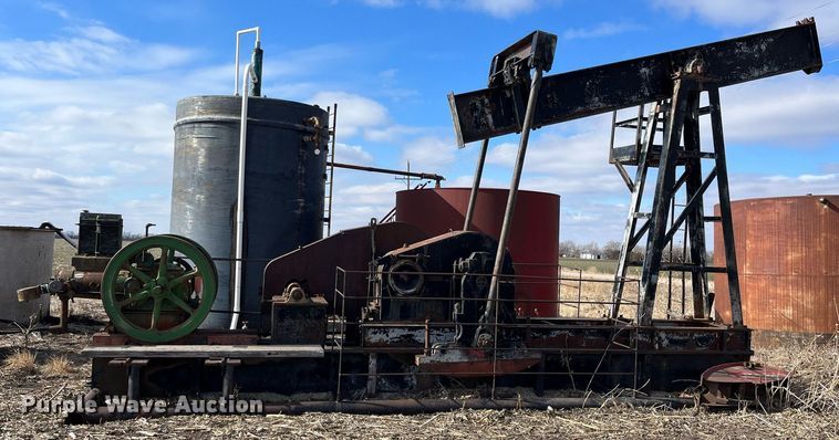 image for item DQ4046 Parkersburg C114SK  oilfield pump jack