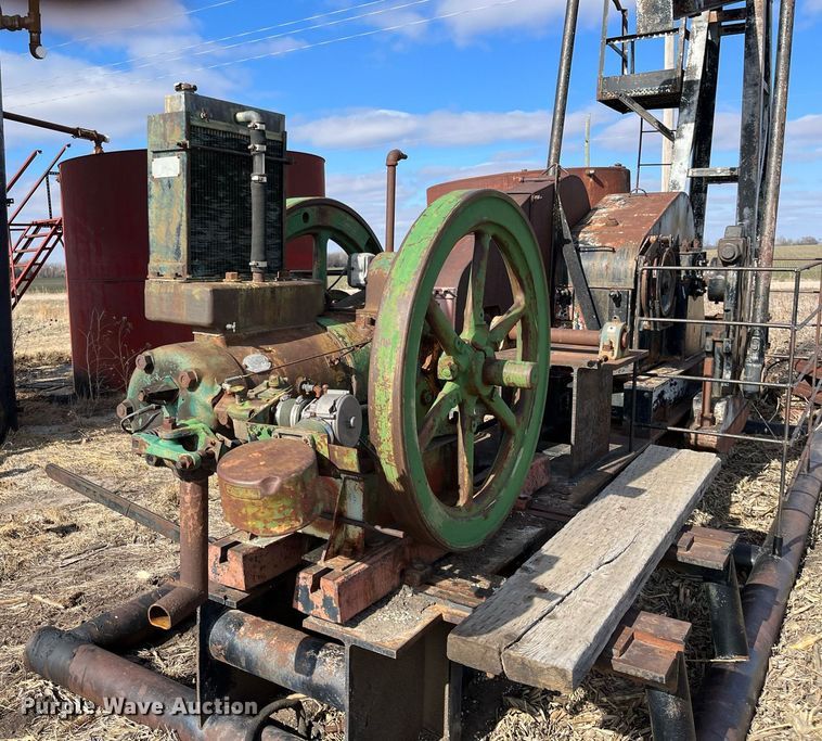 image for item DQ4046 Parkersburg C114SK  oilfield pump jack