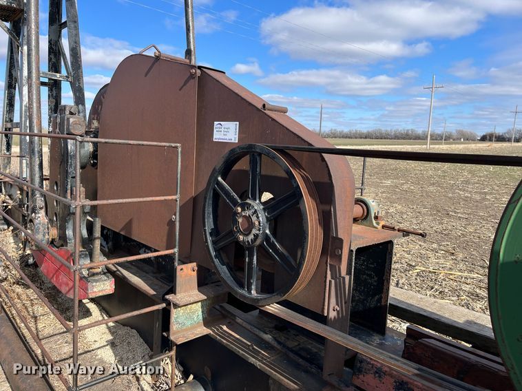 image for item DQ4046 Parkersburg C114SK  oilfield pump jack