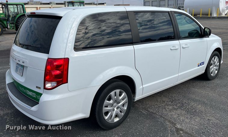 image for item DQ4052 2018 Dodge Grand Caravan  van