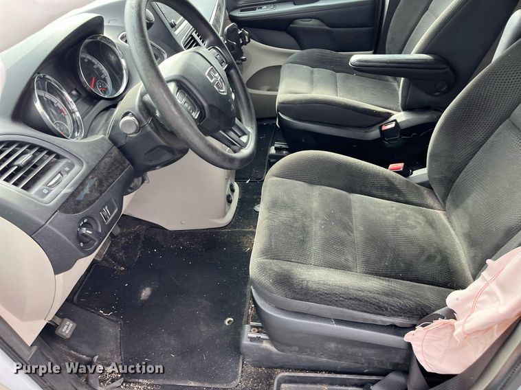 image for item DQ4052 2018 Dodge Grand Caravan  van