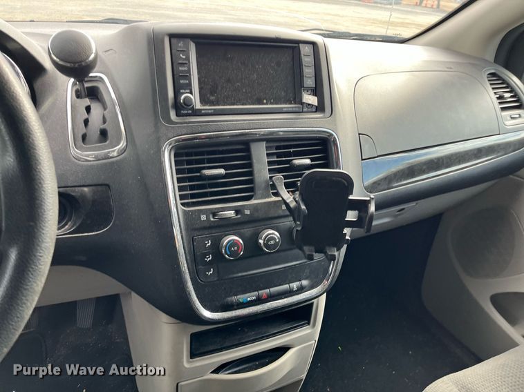 image for item DQ4052 2018 Dodge Grand Caravan  van