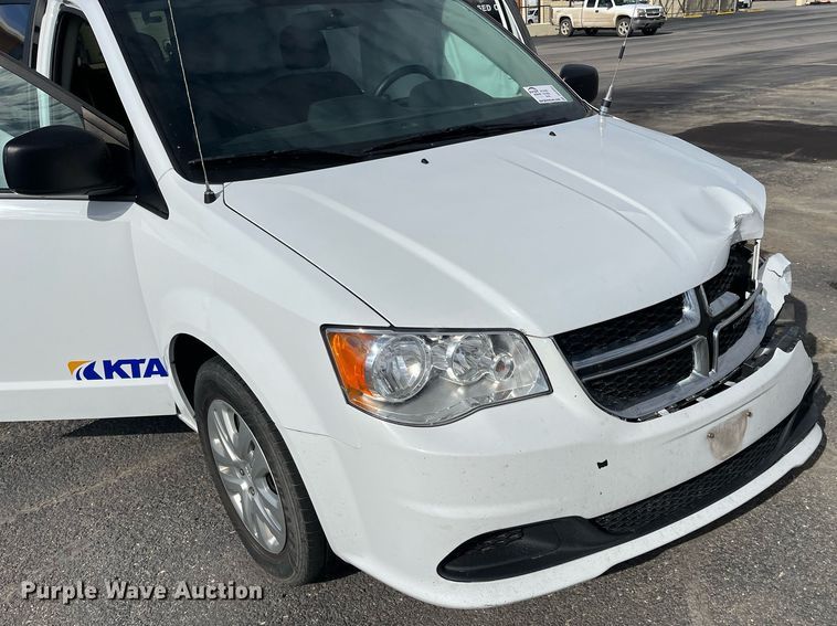 image for item DQ4052 2018 Dodge Grand Caravan  van