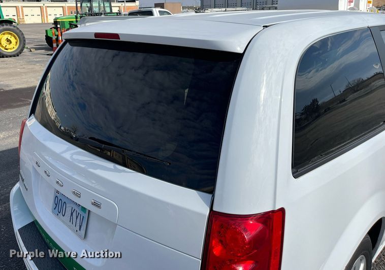 image for item DQ4052 2018 Dodge Grand Caravan  van