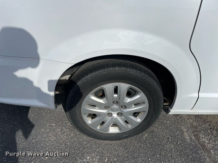 image for item DQ4052 2018 Dodge Grand Caravan  van