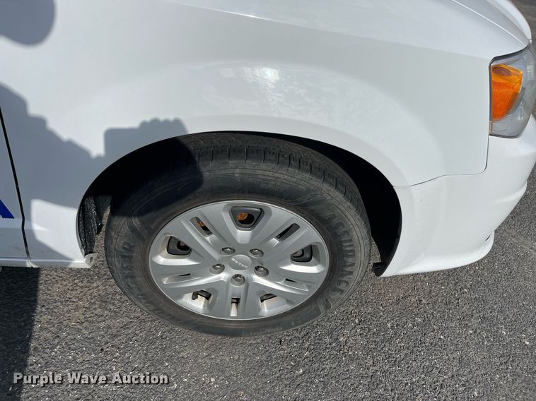 image for item DQ4052 2018 Dodge Grand Caravan  van