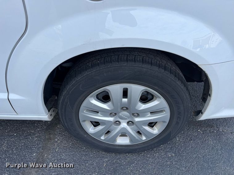 image for item DQ4052 2018 Dodge Grand Caravan  van