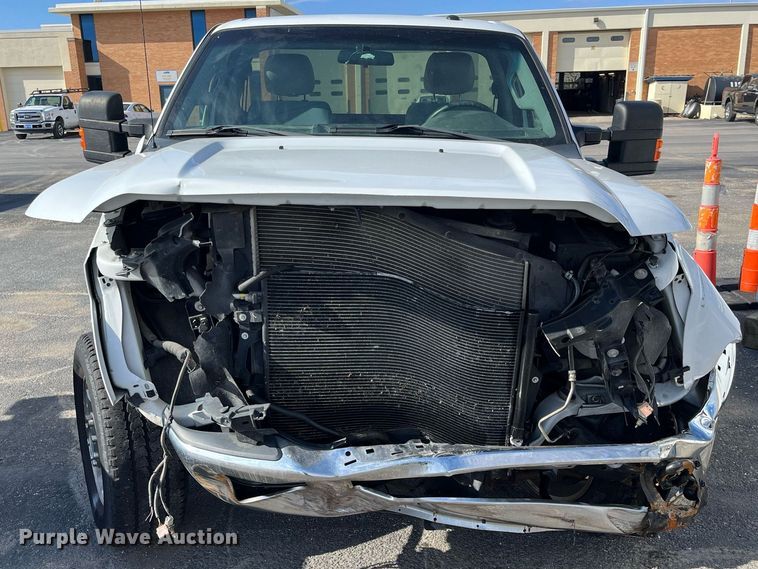 image for item DQ4055 2016 Ford F250 Super Duty  pickup truck cab and chassis