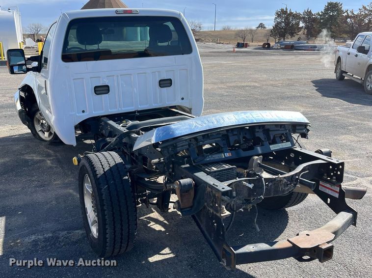 image for item DQ4055 2016 Ford F250 Super Duty  pickup truck cab and chassis