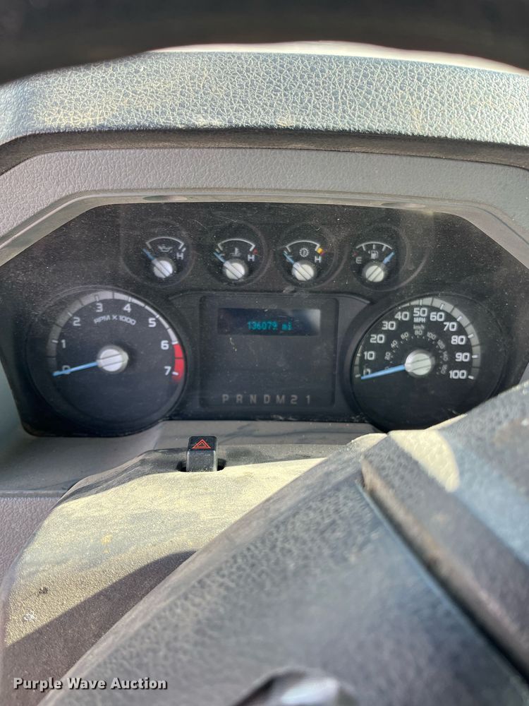 image for item DQ4055 2016 Ford F250 Super Duty  pickup truck cab and chassis