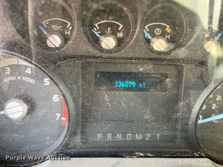 image for item DQ4055 2016 Ford F250 Super Duty  pickup truck cab and chassis