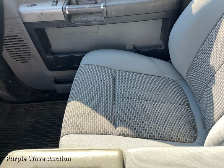 image for item DQ4055 2016 Ford F250 Super Duty  pickup truck cab and chassis