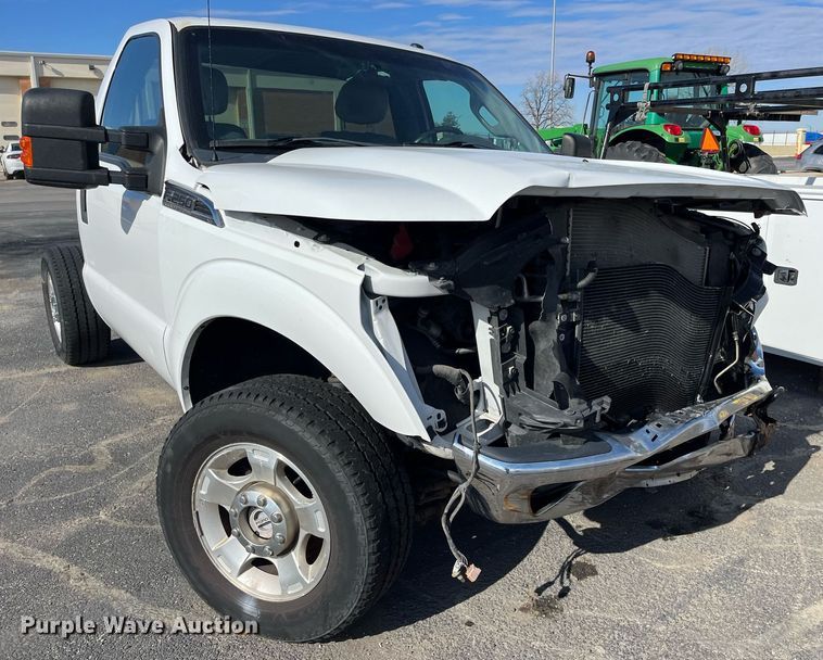 image for item DQ4055 2016 Ford F250 Super Duty  pickup truck cab and chassis