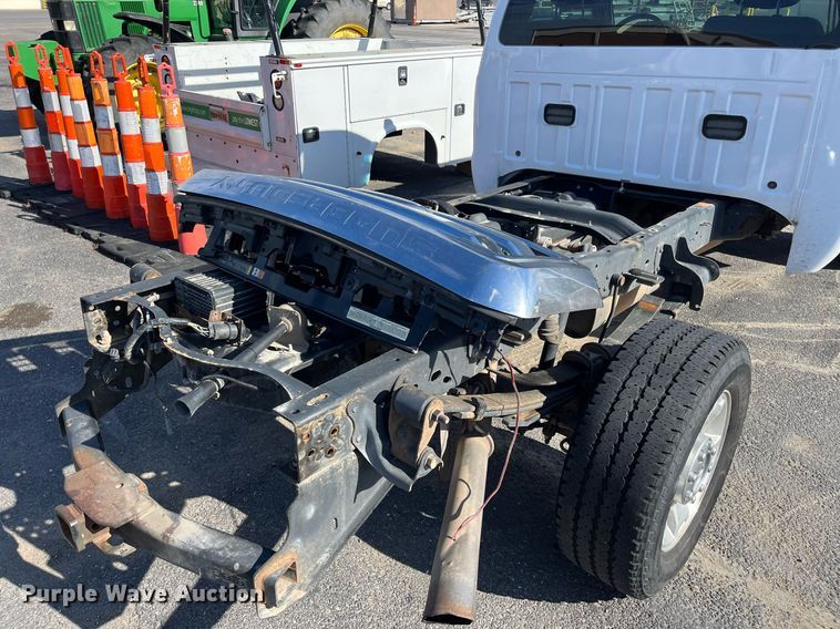 image for item DQ4055 2016 Ford F250 Super Duty  pickup truck cab and chassis