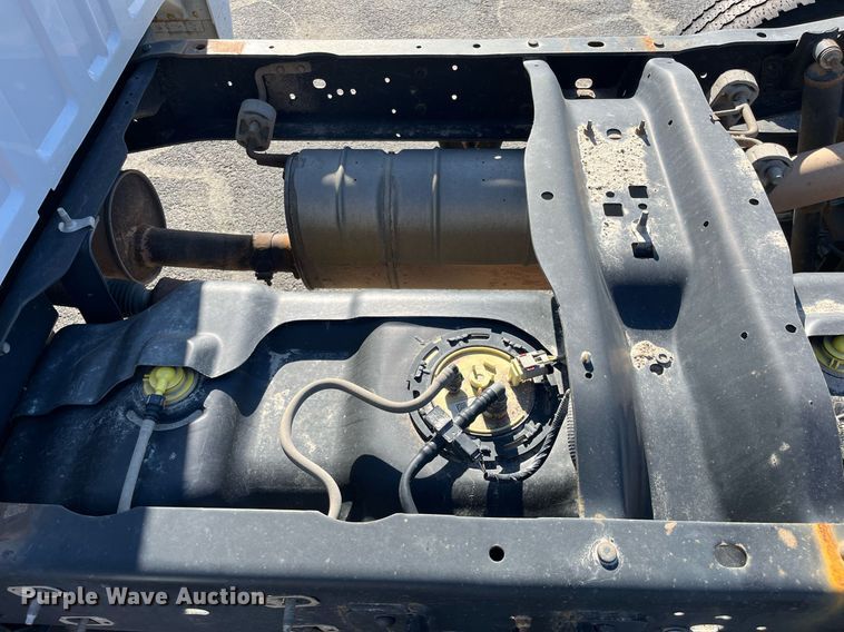 image for item DQ4055 2016 Ford F250 Super Duty  pickup truck cab and chassis