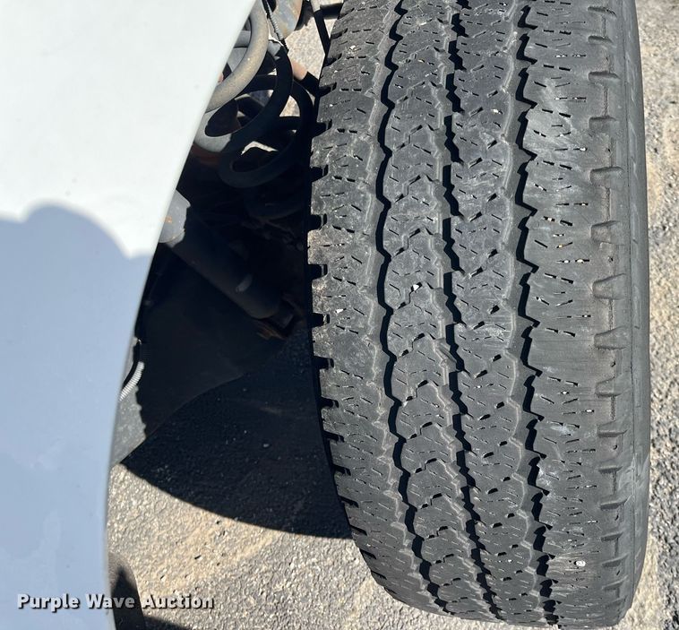 image for item DQ4055 2016 Ford F250 Super Duty  pickup truck cab and chassis