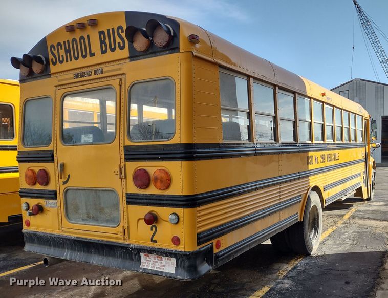 image for item DR8169 1999 International 3800  school bus