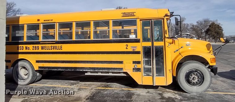 image for item DR8169 1999 International 3800  school bus