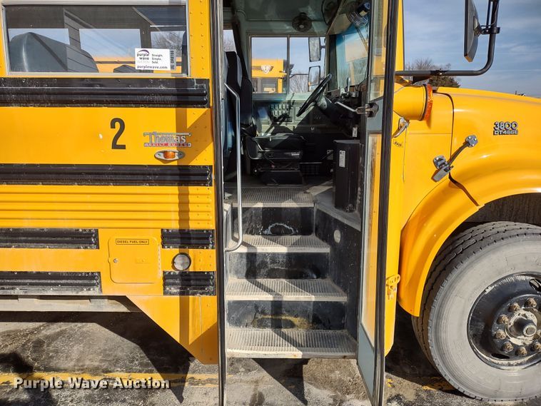 image for item DR8169 1999 International 3800  school bus