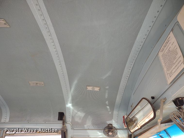 image for item DR8169 1999 International 3800  school bus