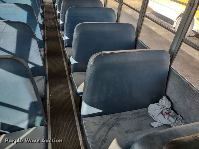 image for item DR8169 1999 International 3800  school bus