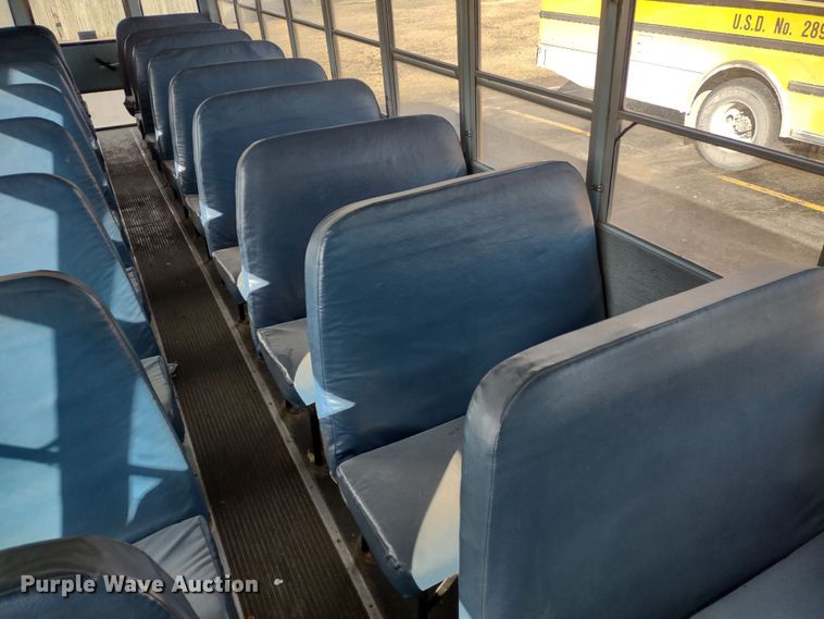 image for item DR8169 1999 International 3800  school bus