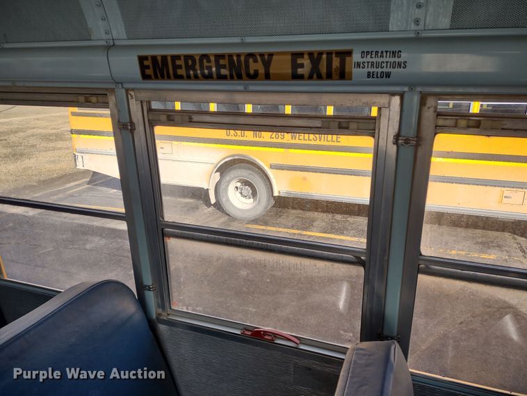 image for item DR8169 1999 International 3800  school bus