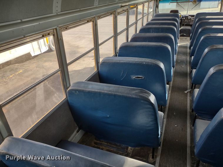 image for item DR8169 1999 International 3800  school bus