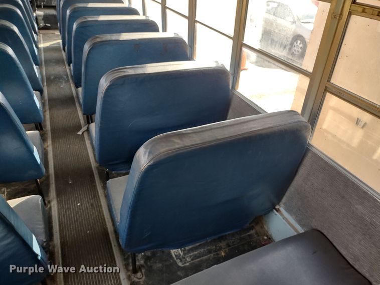 image for item DR8169 1999 International 3800  school bus