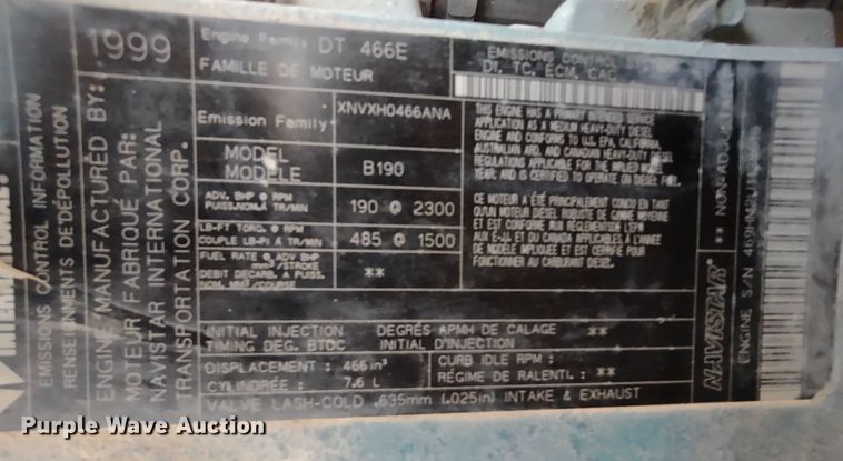 image for item DR8169 1999 International 3800  school bus