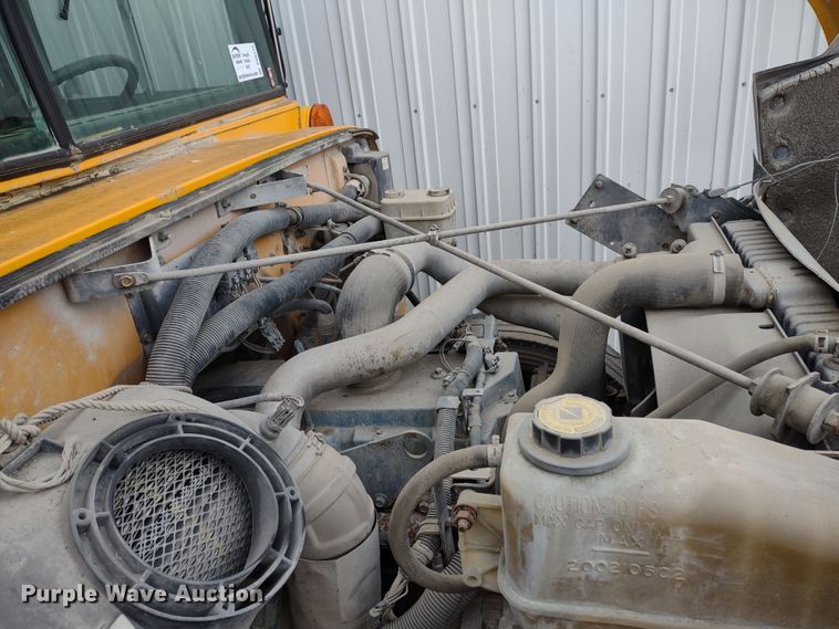 image for item DR8172 1999 International 3800  school bus