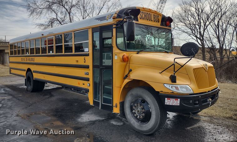 image for item DR8173 2006 International  school bus