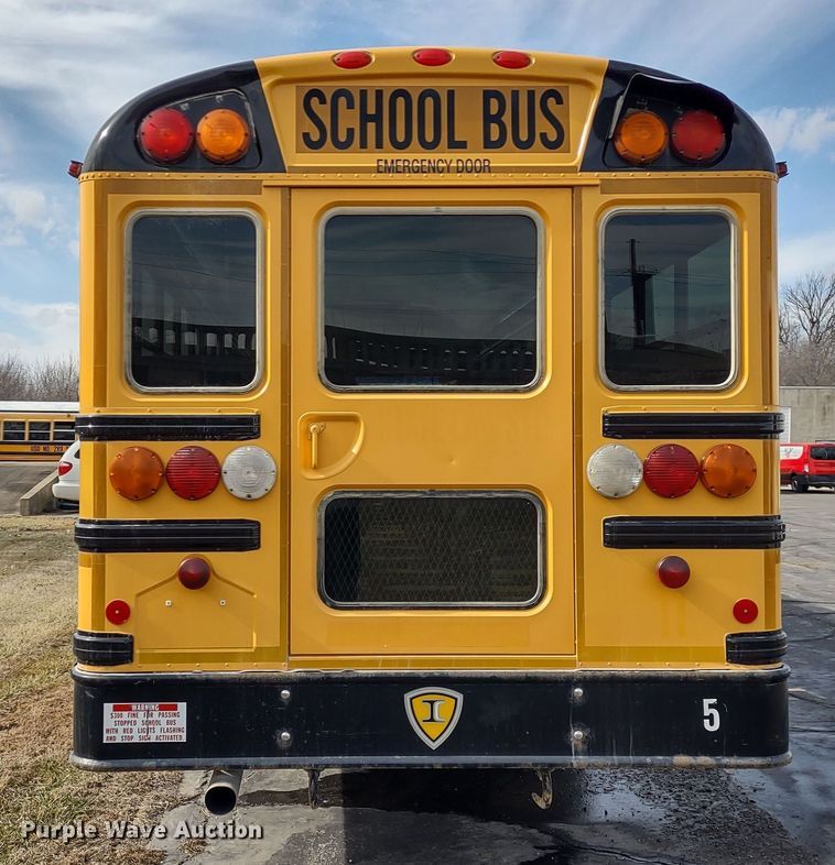 image for item DR8173 2006 International  school bus