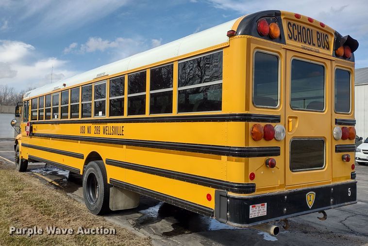 image for item DR8173 2006 International  school bus