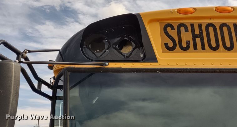 image for item DR8173 2006 International  school bus